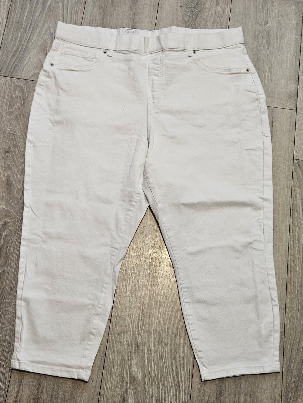 Time and Tru Women's High Rise Jegging Capri Pants White XXXL (22) NWT